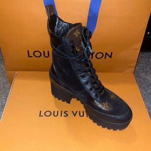 Louis Vuitton boots size 37